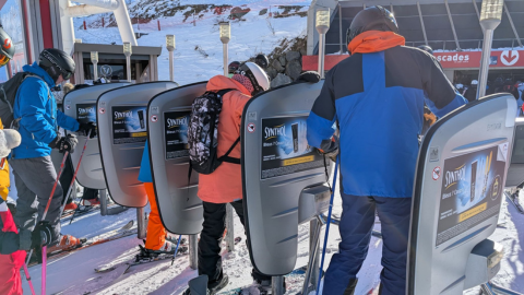 Diesen Winter macht sich Synthol Gel auf den Weg in die Berge ⛷️❄️
